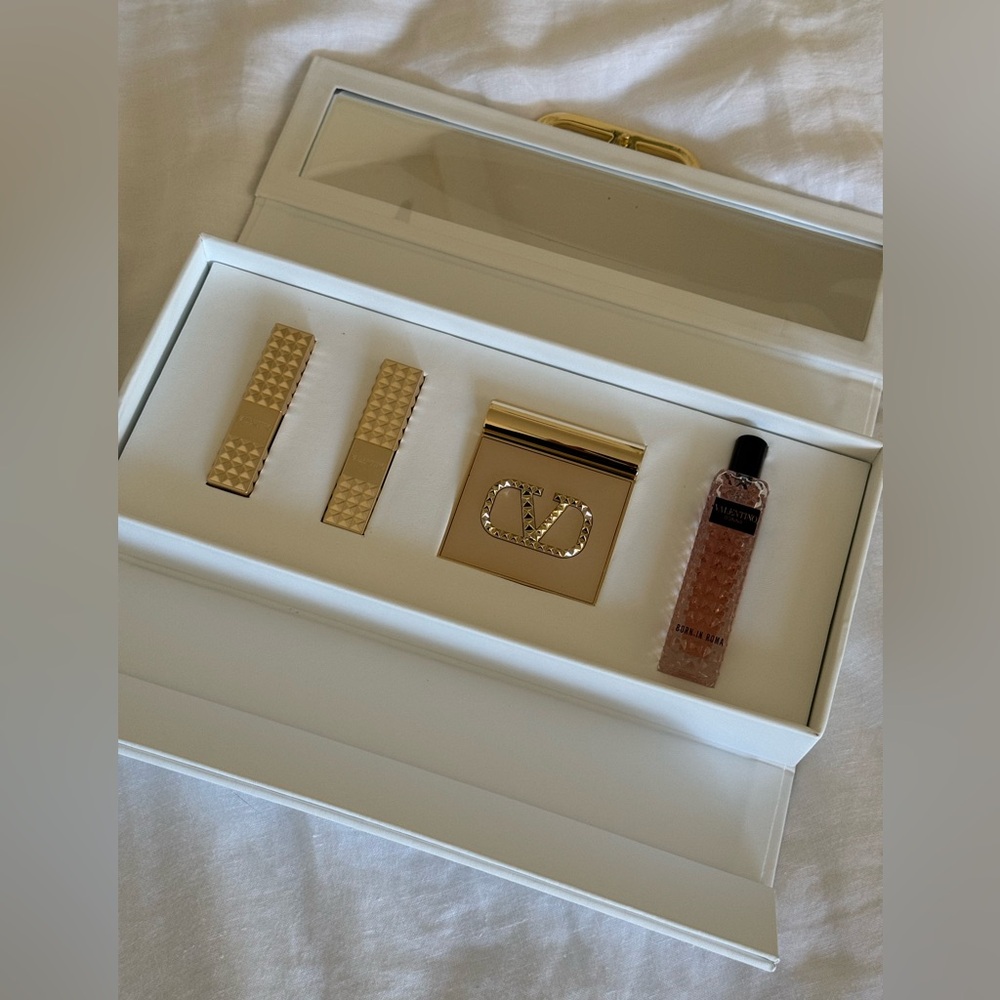 VALENTINO SET - born in roma, spike valentino lipsticks - 200A, 600A, eye2cheek